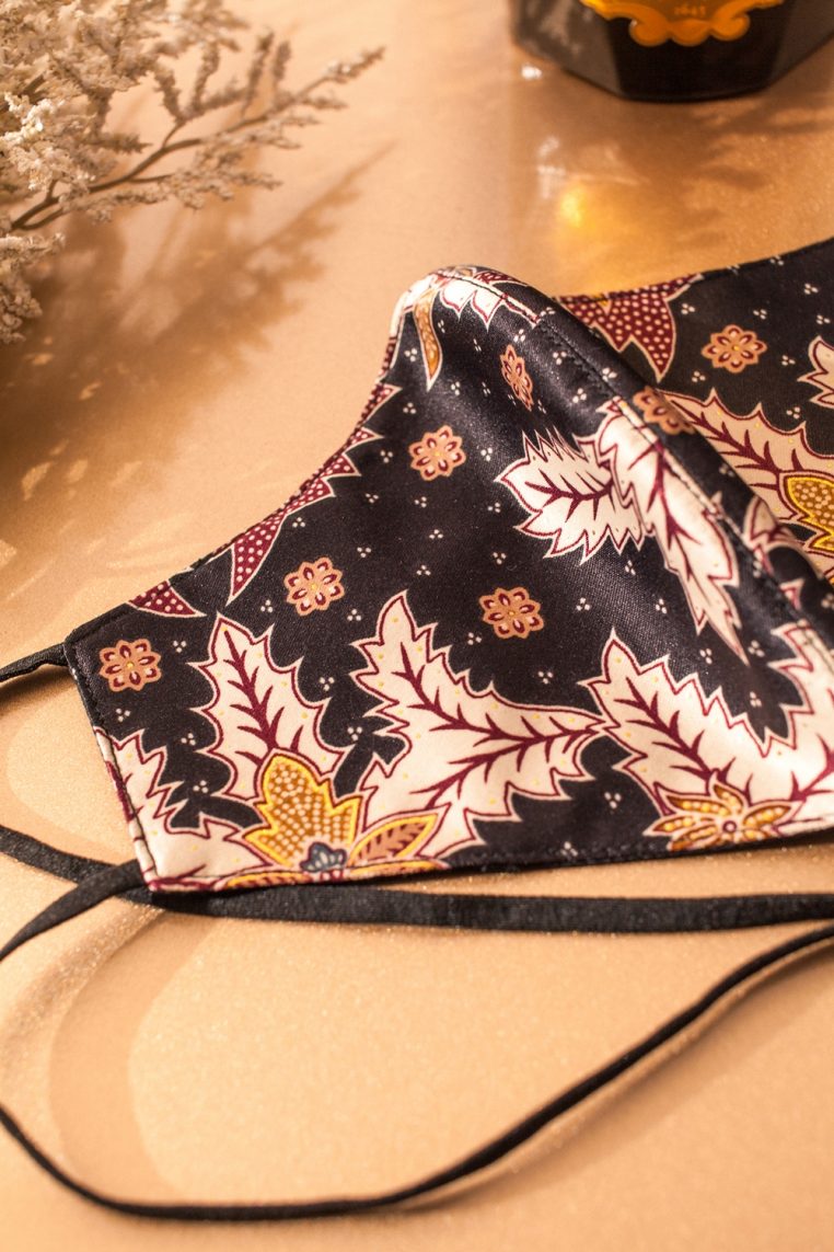 Head Loop Wild Batik Print Face Mask - Black - Image 5