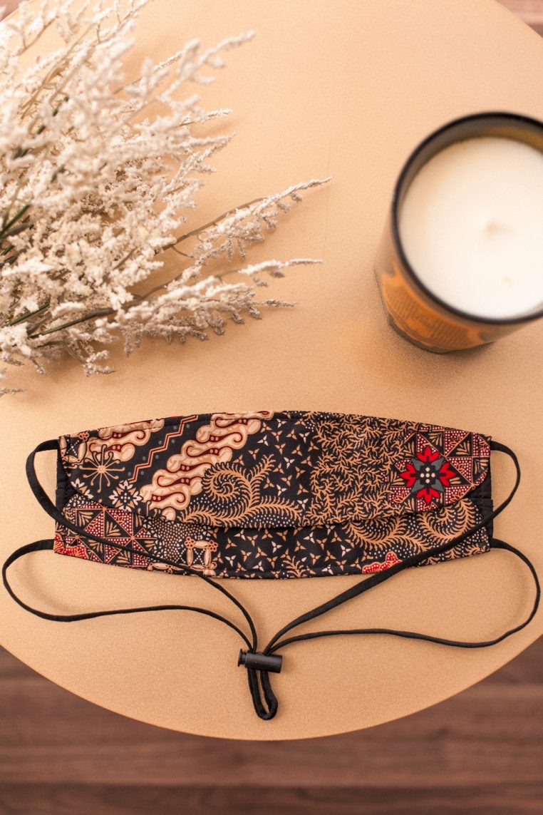 Origami Head Loop Neo Batik Print Face Mask - Black - Image 5