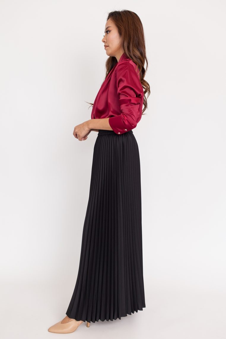 Pleated Flare Pants - Black - Image 4