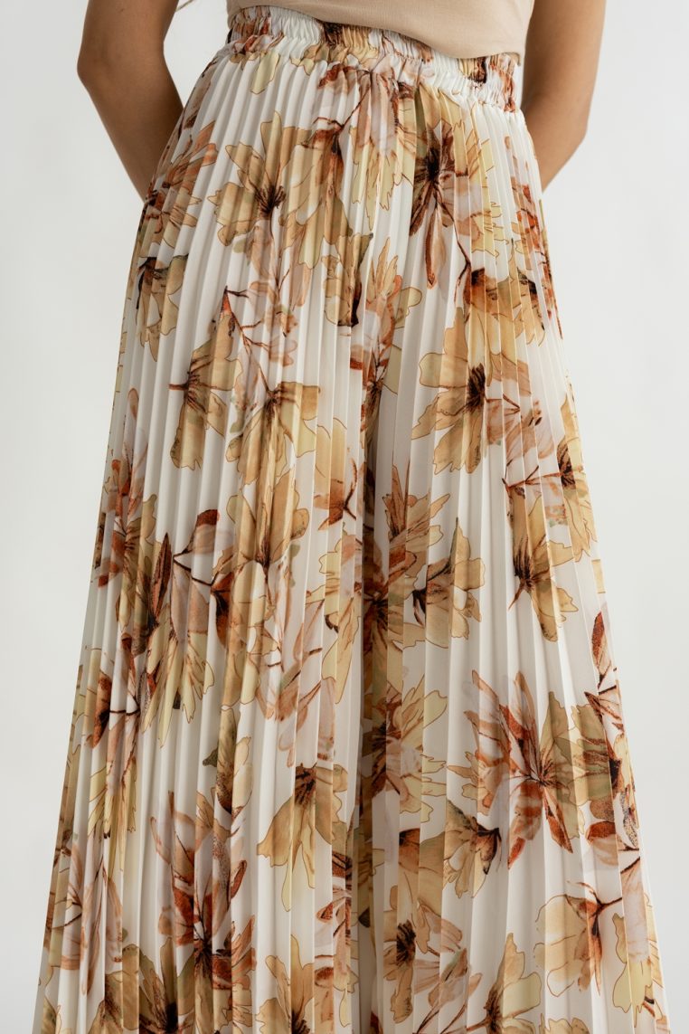 Alternative view of Watercolour Floral Pleated Pants - Beige