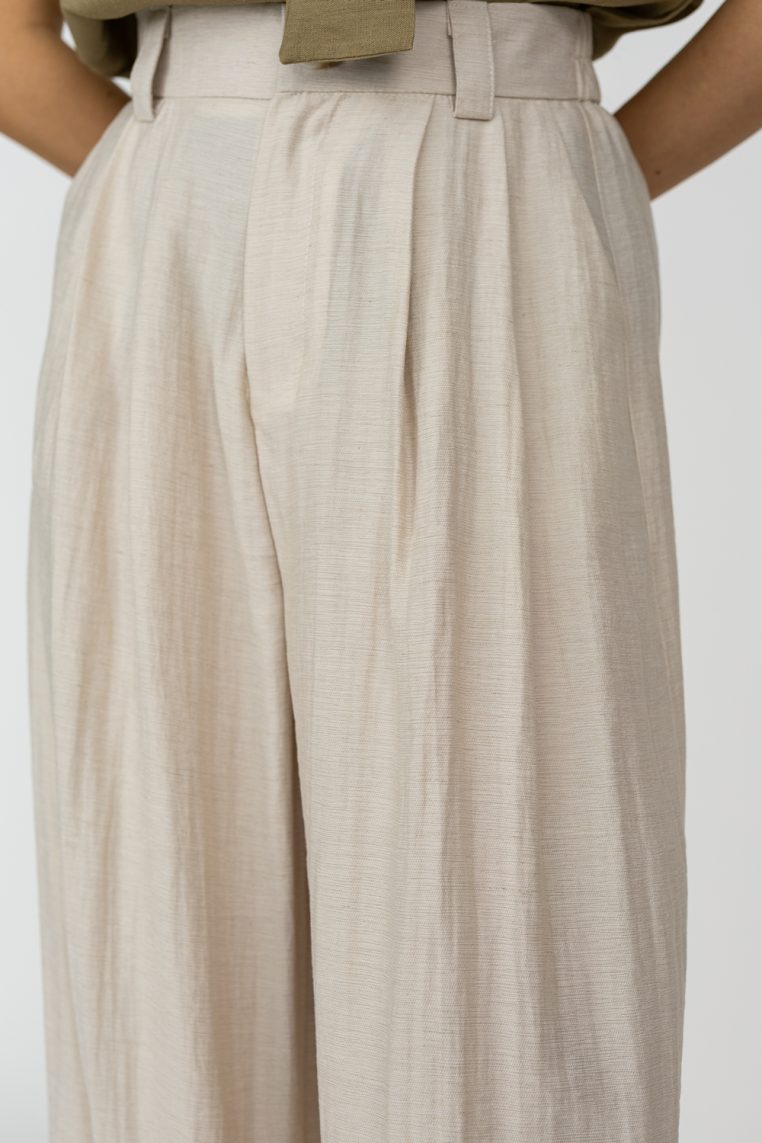 Alternative view of Linen Wide Legged Pants - Beige