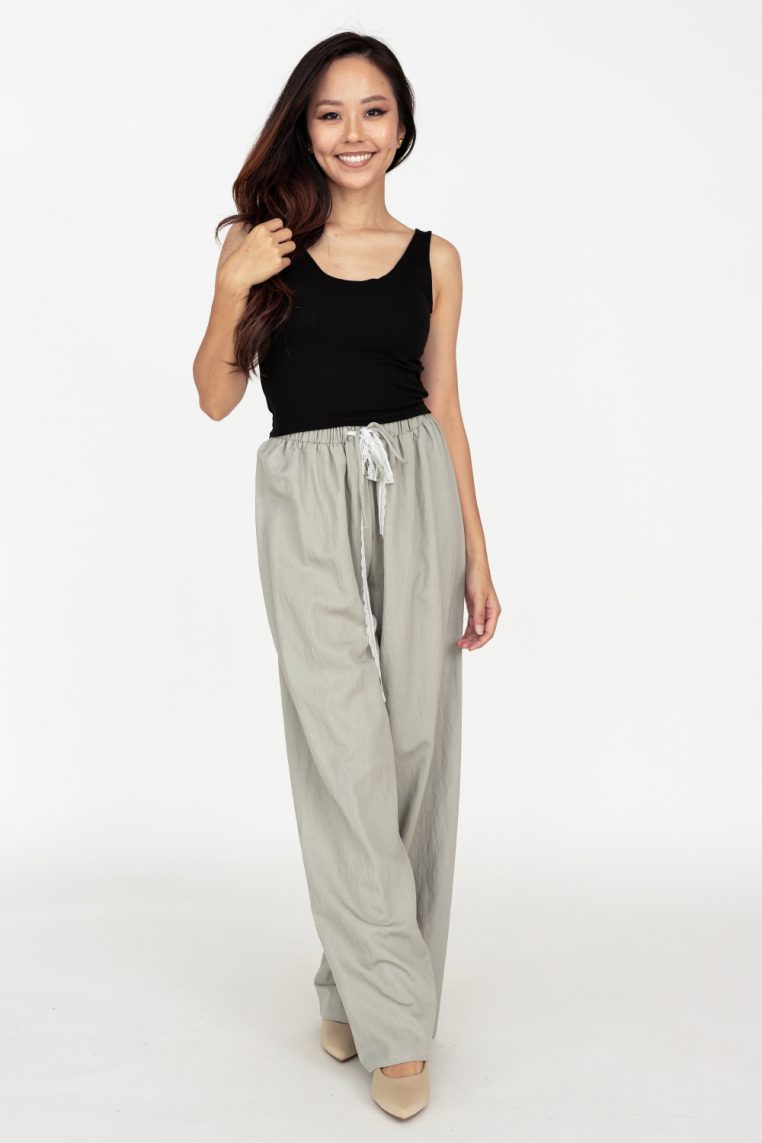 V Back Padded Crop Tank - Black - Image 3