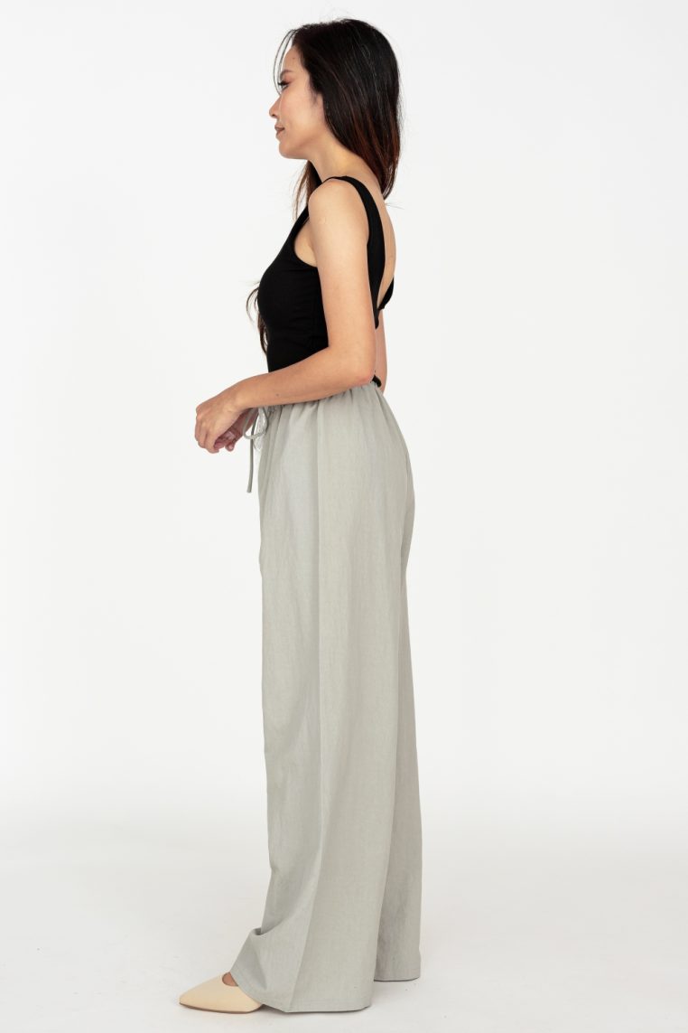 V Back Padded Crop Tank - Black - Image 5