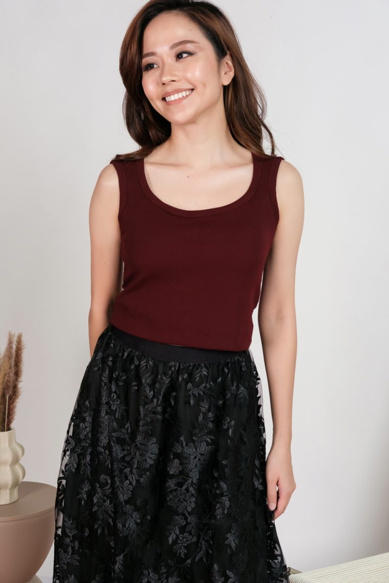 Ribbed Scoop Neck Padded Tank Top - Burgundy