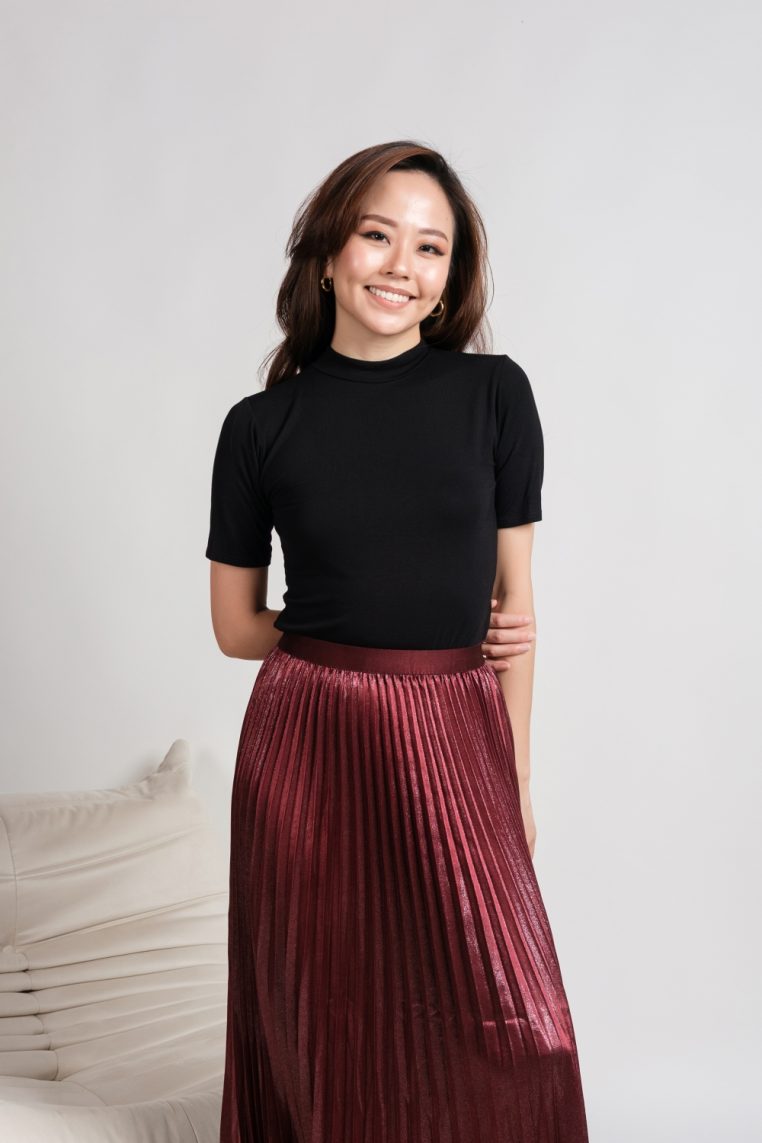 Basic High Neck Top - Black