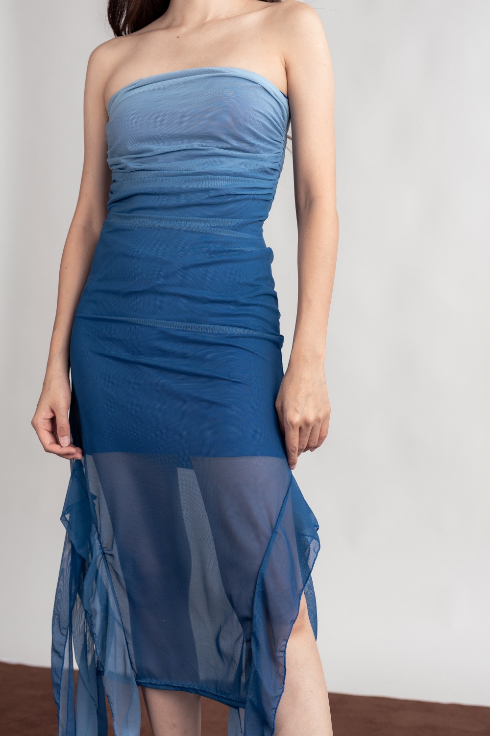 Ruched Ombre Tube Dress - Blue - Image 2