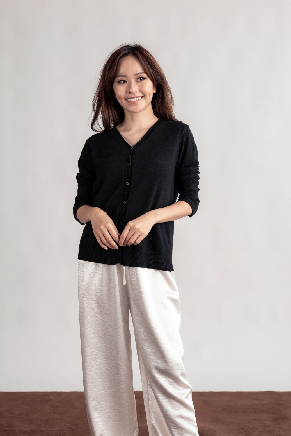 Basic V Neck Cardigan - Black