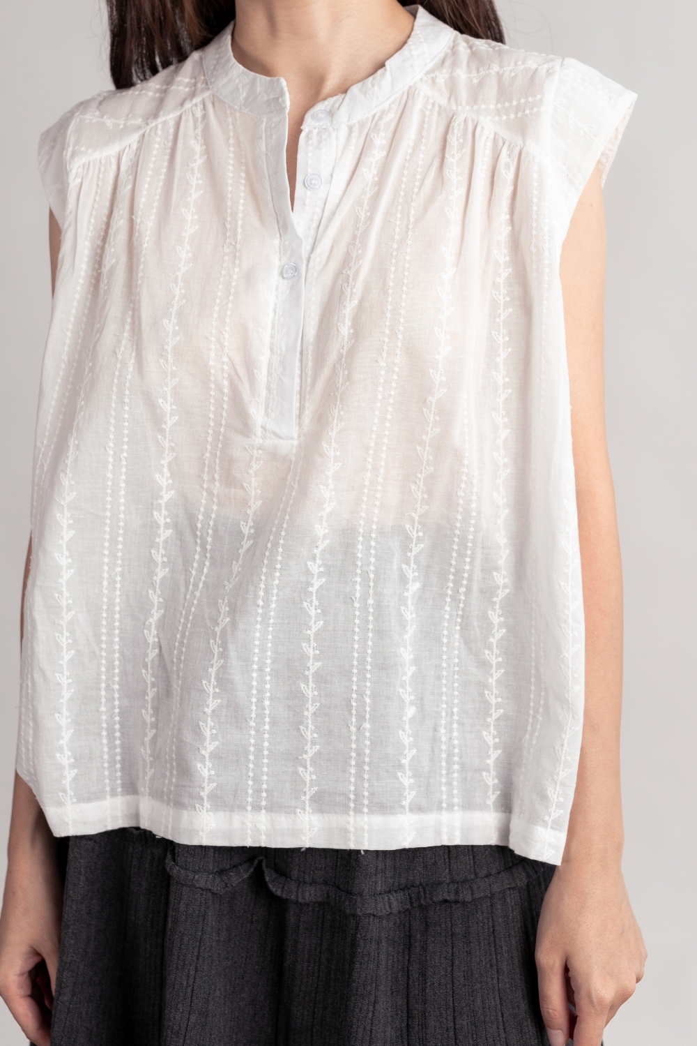 Embroidered Cotton Sleeveless Shirt - White - Image 8