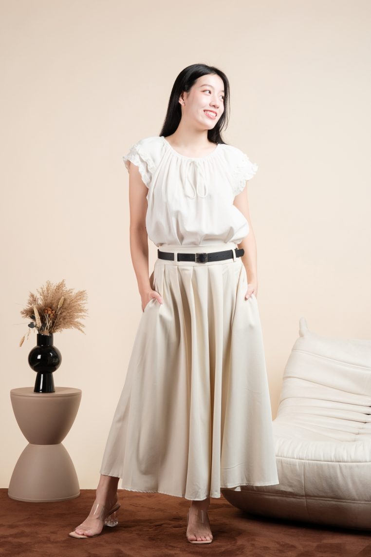 Alternative view of Pleated Pocket Flare Skirt with Belt - Beige