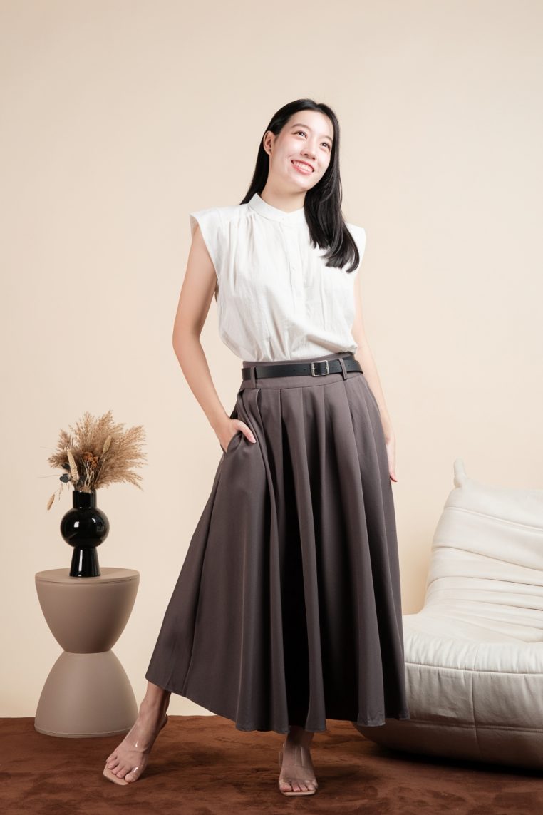 Alternative view of Pleated Pocket Flare Skirt with Belt - Grey