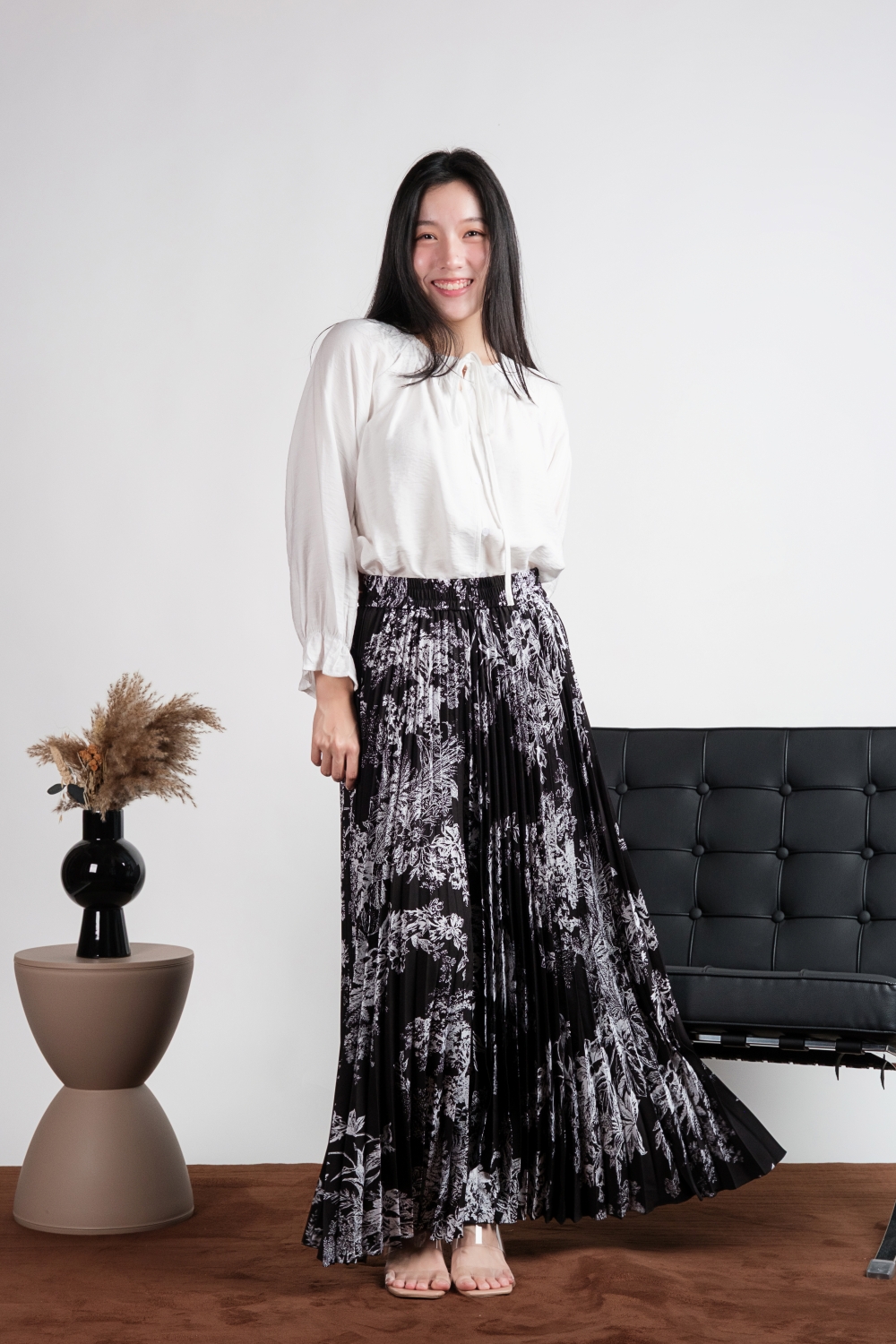 Stencil Floral Print Pleated Pants - Black White
