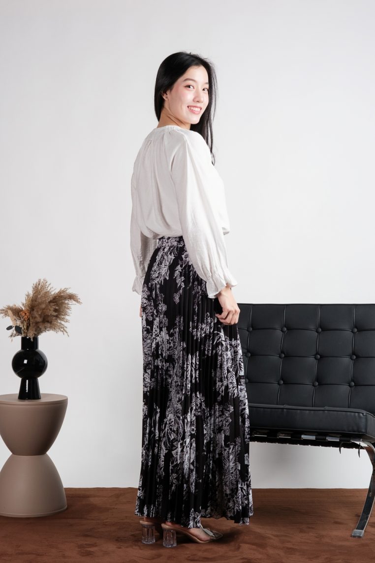 Stencil Floral Print Pleated Pants - Black White - Image 7
