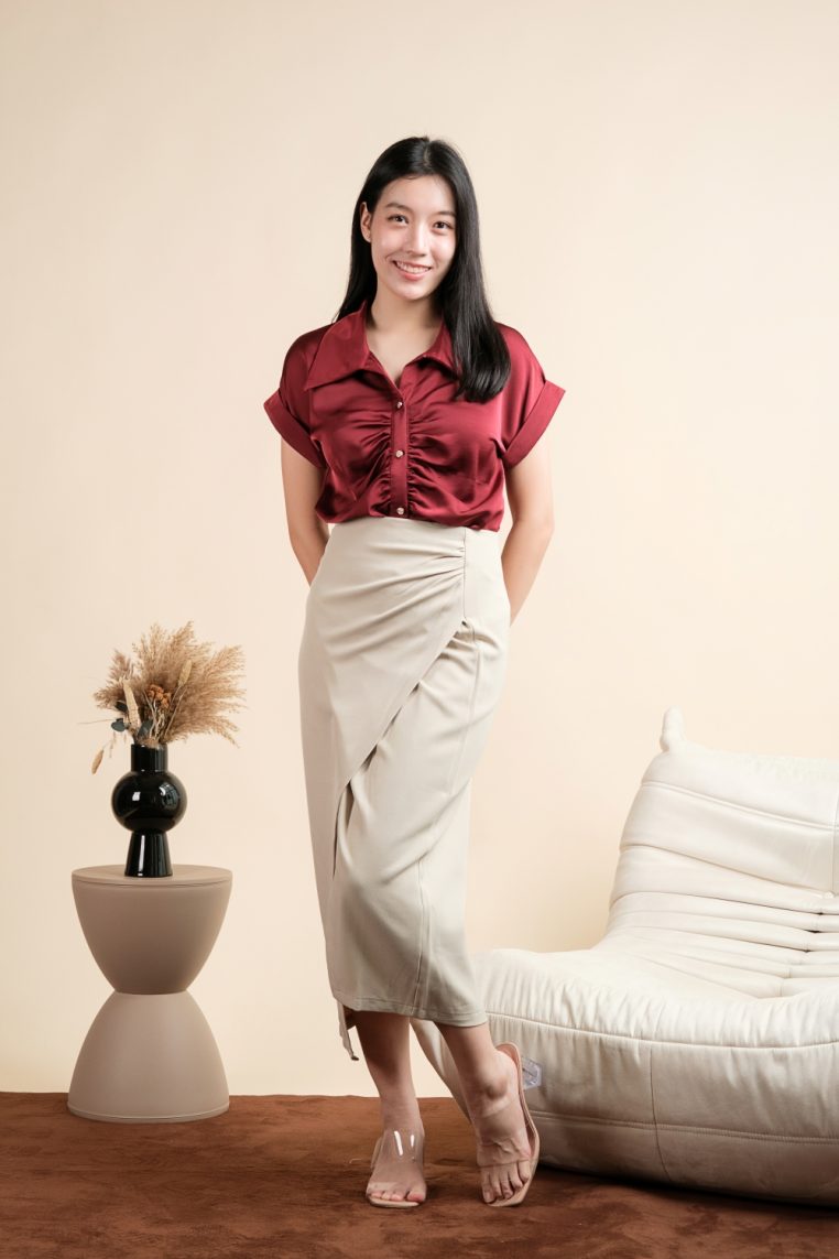 Short Sleeve Ruched Front Satin Shirt - Maroon - Image 6