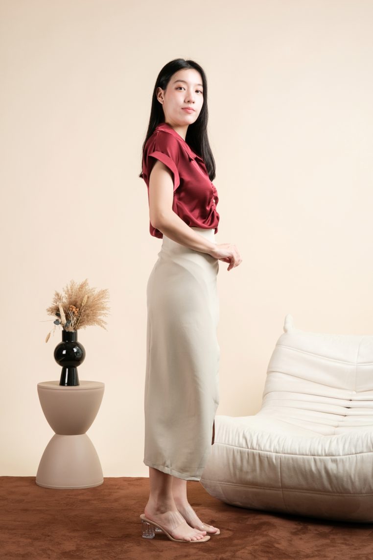 Short Sleeve Ruched Front Satin Shirt - Maroon - Image 7