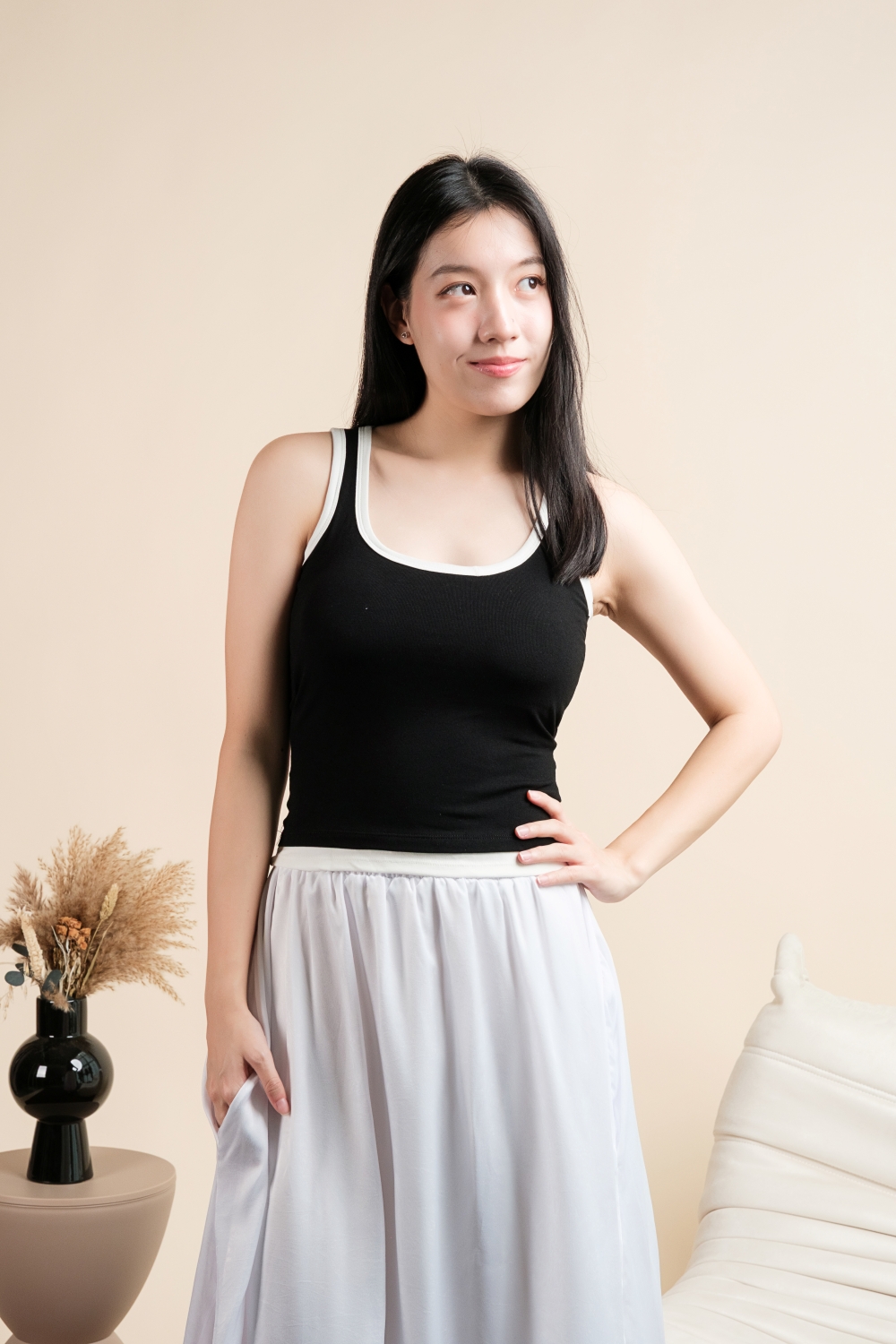 Contrast Hem Padded Tank Top - Black