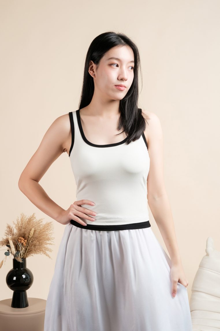 Alternative view of Contrast Hem Padded Tank Top - White