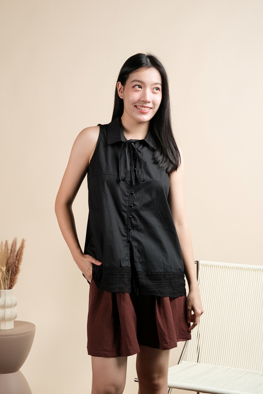Cotton Sleeveless Lace Hem Shirt - Black - Image 10